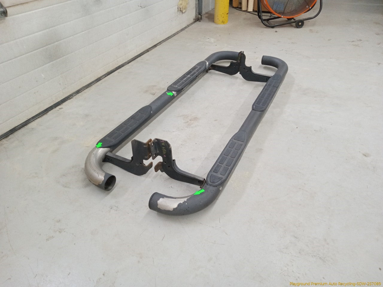 Hummer H3 Pair Of Running Board Step Rails - 0
