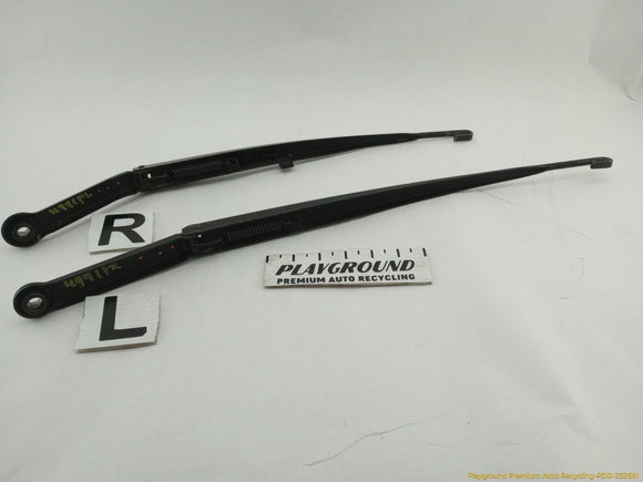 BMW 330XI Pair Of Windshield Wiper Arms