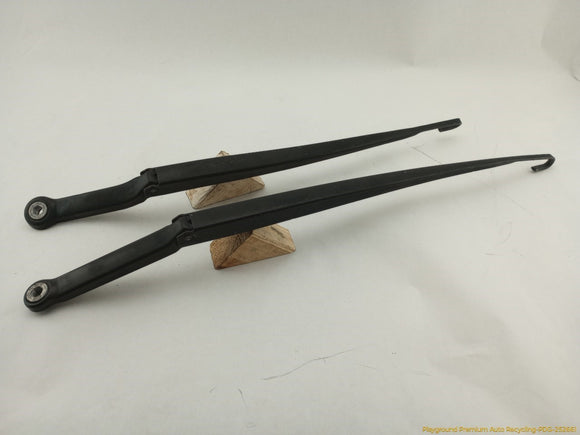 BMW 330XI Pair Of Windshield Wiper Arms
