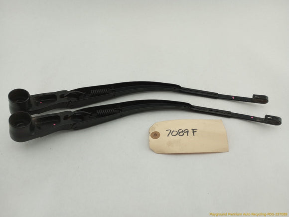 Hummer H3 Pair Of Windshield Wiper Arms