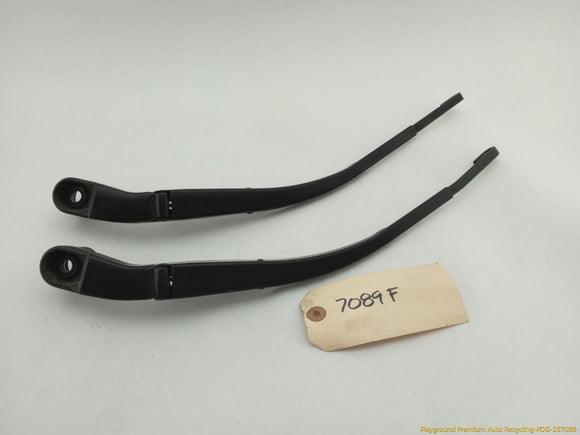 Hummer H3 Pair Of Windshield Wiper Arms