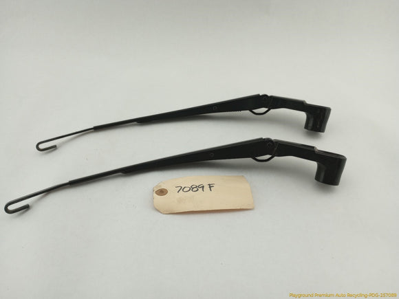 Hummer H3 Pair Of Windshield Wiper Arms