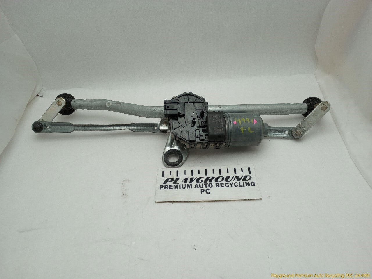 BMW 330XI Front Windshield Wiper Transmission & Motor