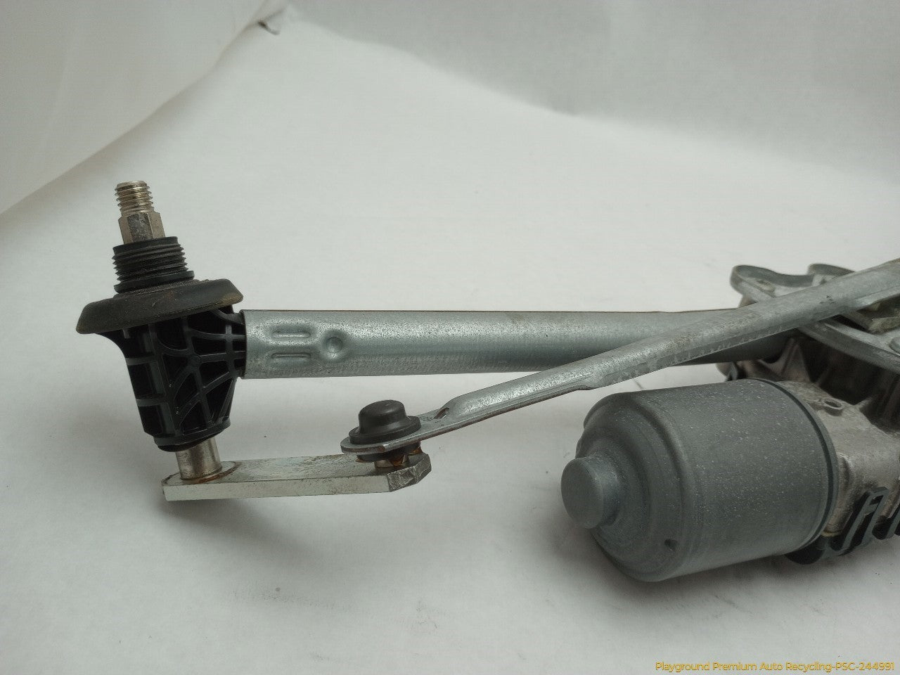 BMW 330XI Front Windshield Wiper Transmission & Motor