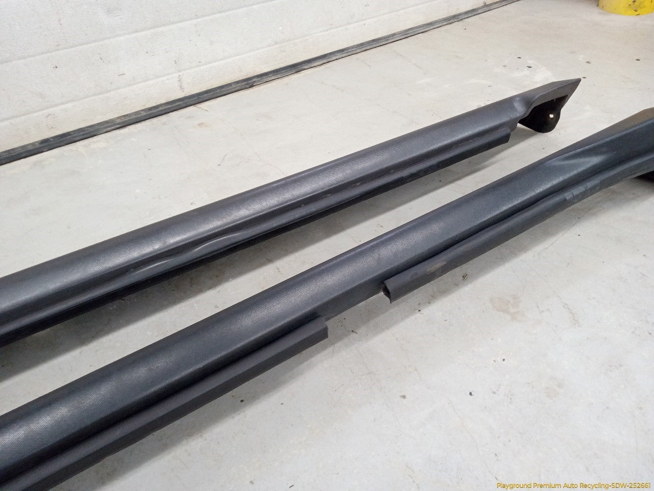 Hummer H3 Pair Of Rocker Panel Side Skirts
