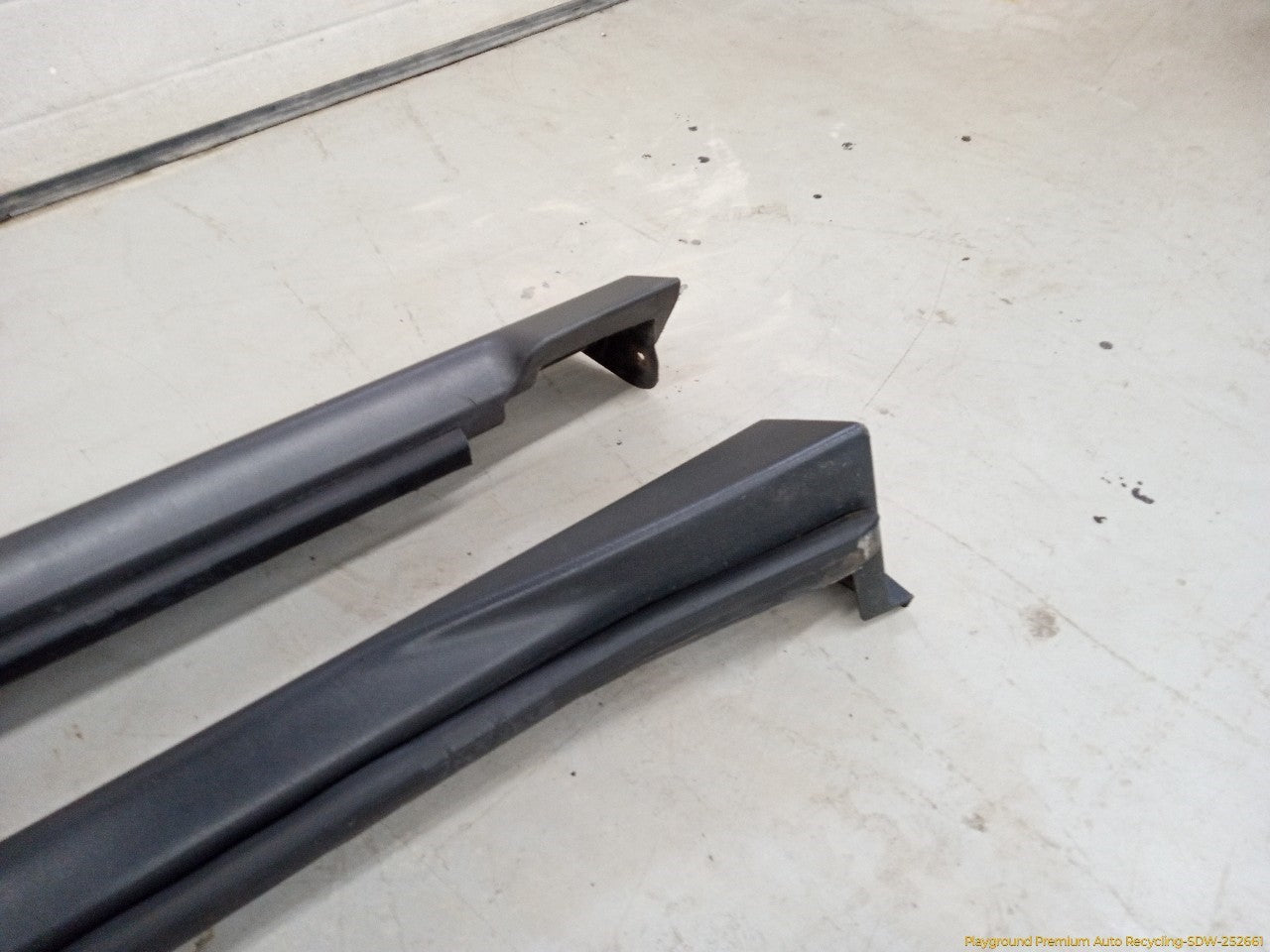 Hummer H3 Pair Of Rocker Panel Side Skirts