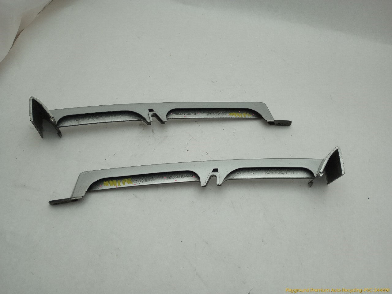 BMW 330XI Pair Of Front Bumper Lower Grille Grid - 0