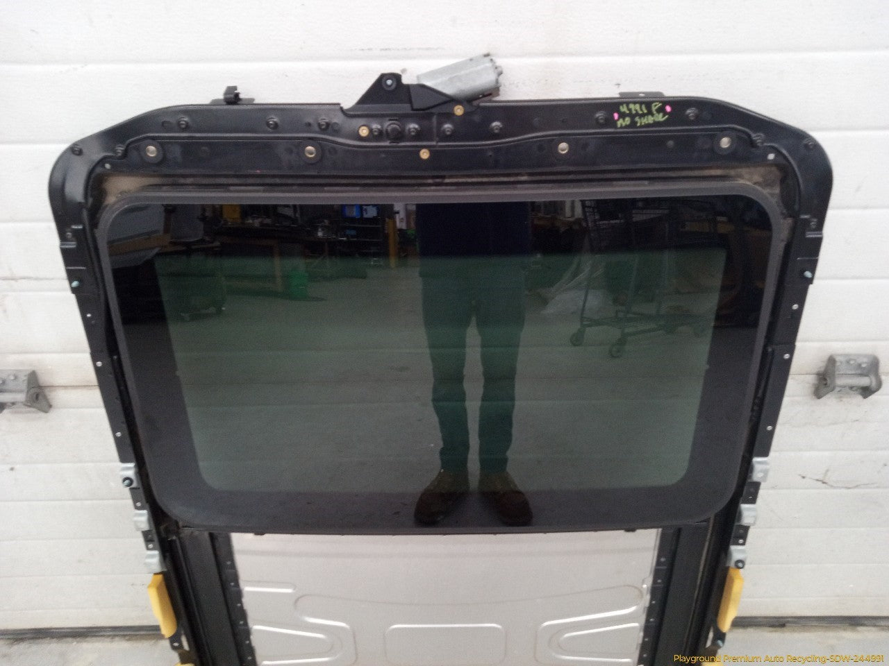 BMW 330XI Sunroof Assembly
