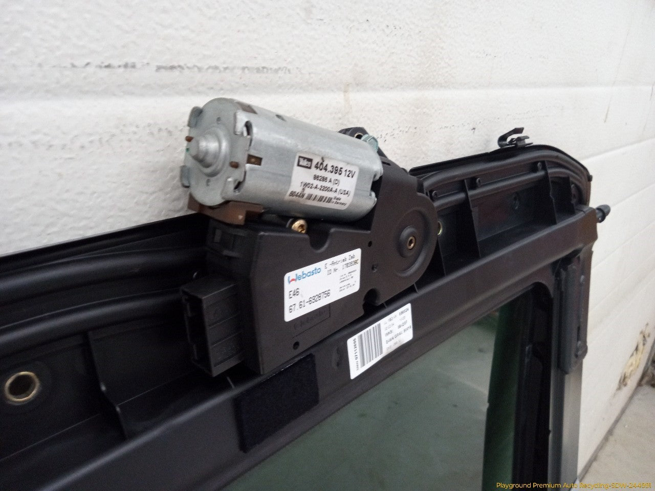 BMW 330XI Sunroof Assembly