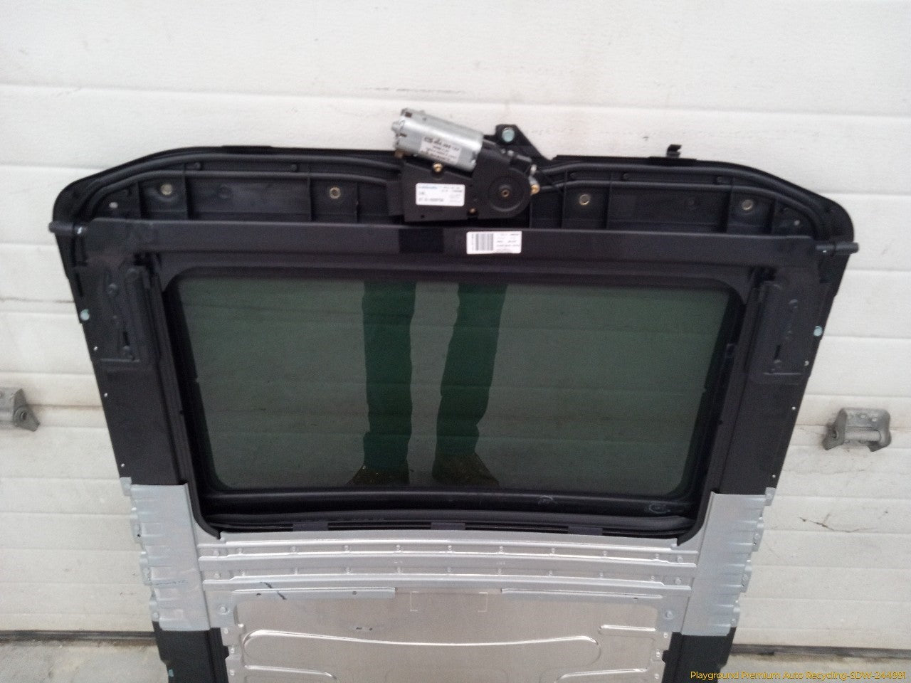 BMW 330XI Sunroof Assembly