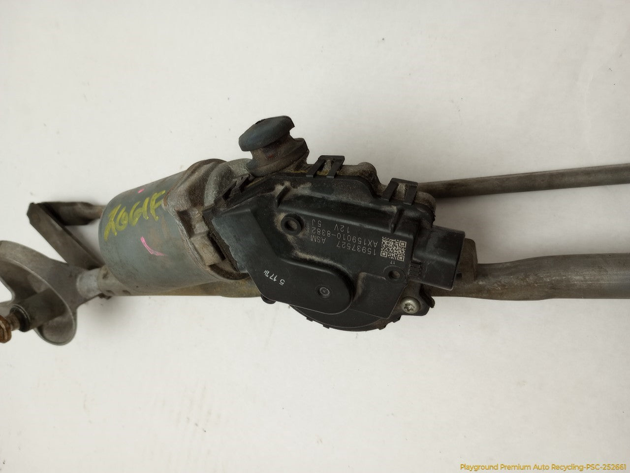 Hummer H3 Front Windshield Wiper Transmission & Motor