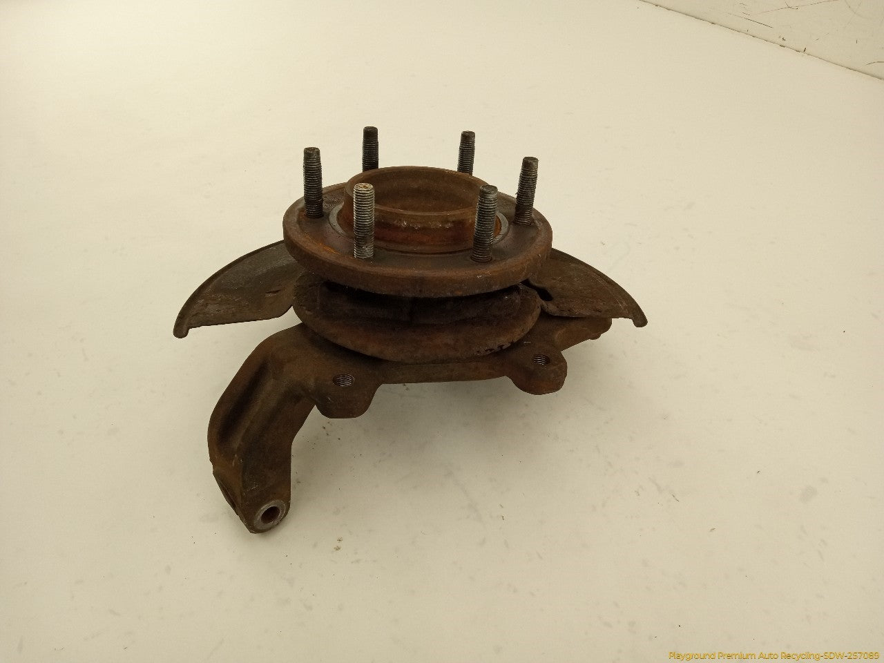 Hummer H3 Passenger Right Front Spindle Knuckle Hub