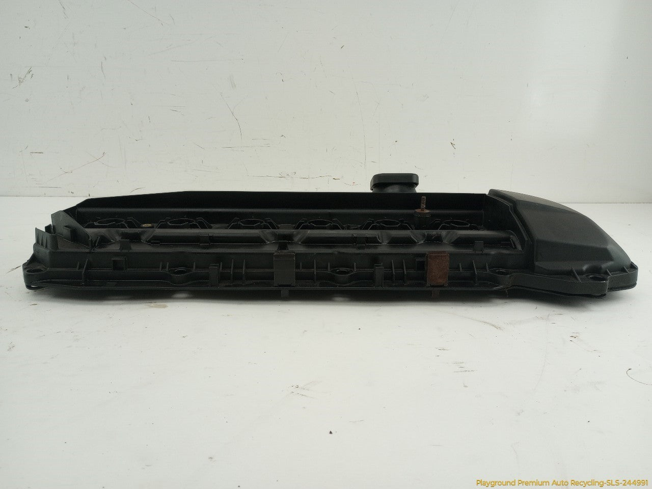 BMW 330XI Engine Cylinder Head Cover
