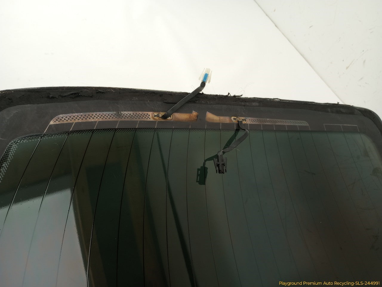 BMW 330XI Back Glass