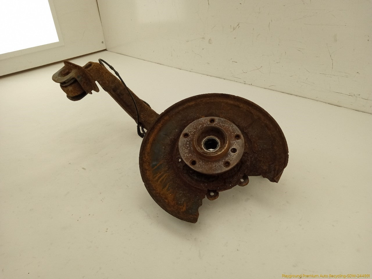 BMW 330XI Passenger Right Rear Spindle Knuckle Hub