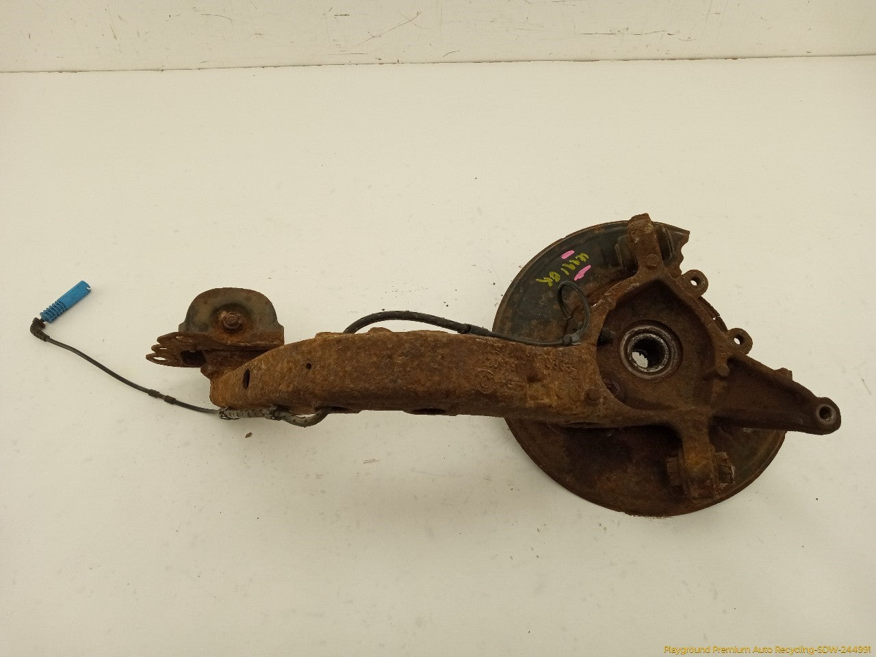 BMW 330XI Passenger Right Rear Spindle Knuckle Hub