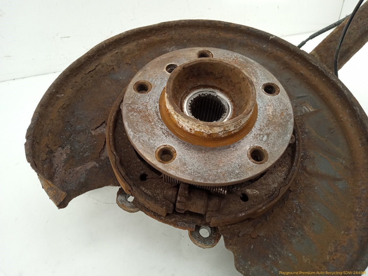 BMW 330XI Driver Left Rear Spindle Knuckle Hub