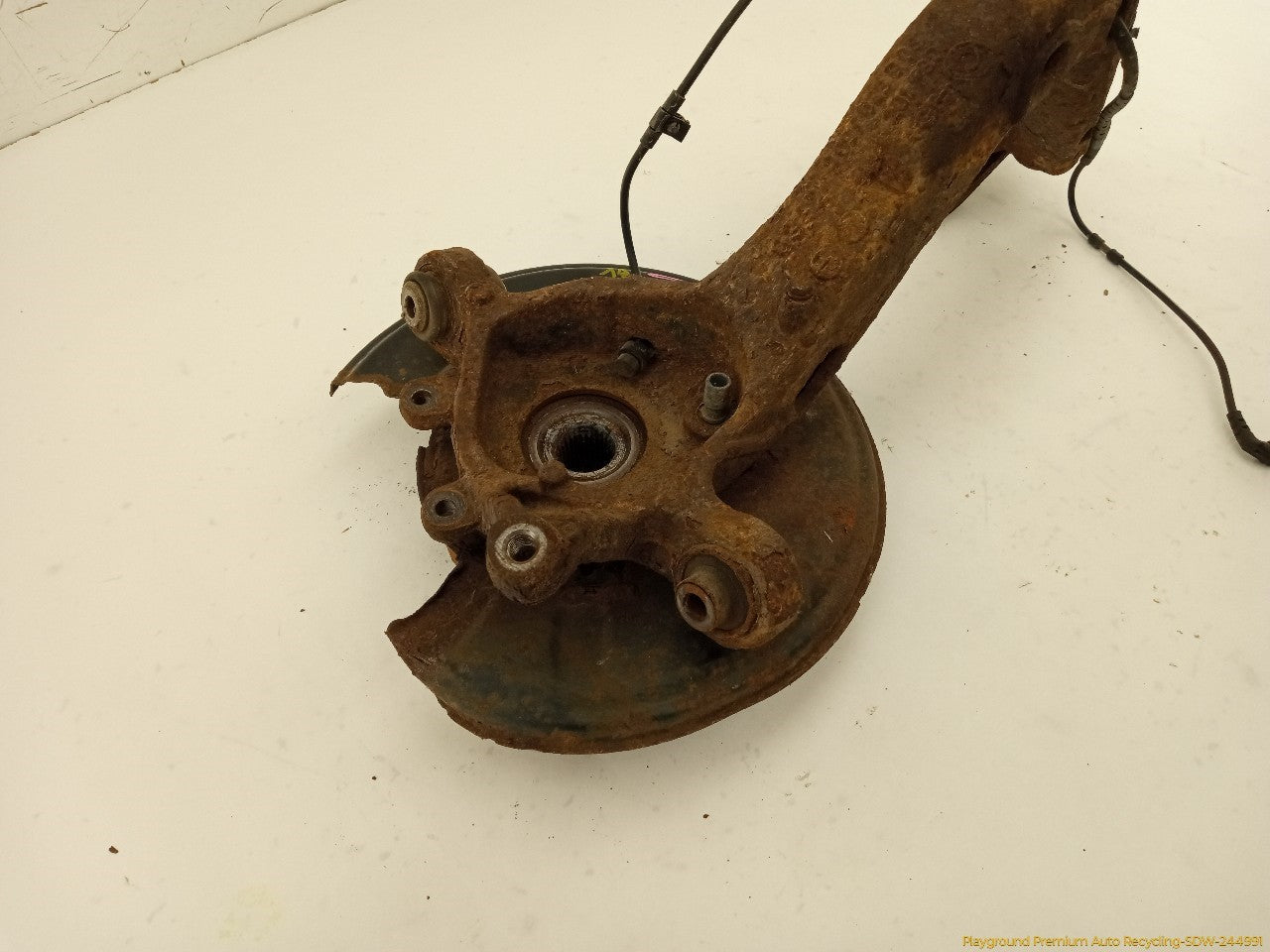 BMW 330XI Driver Left Rear Spindle Knuckle Hub