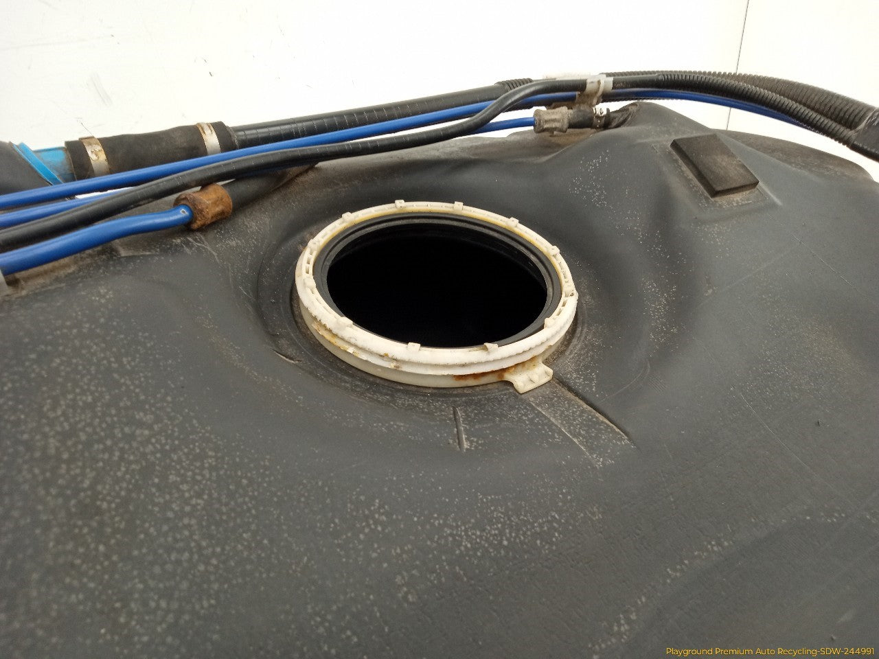 BMW 330XI Fuel Gas Tank