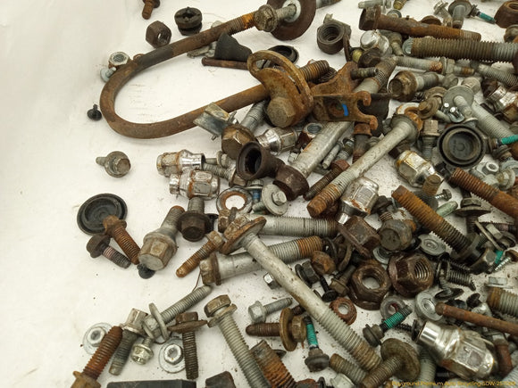 Hummer H3 Dismantling Hardware Fasteners Bolts & Nuts