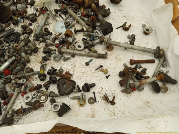 Hummer H3 Dismantling Hardware Fasteners Bolts & Nuts