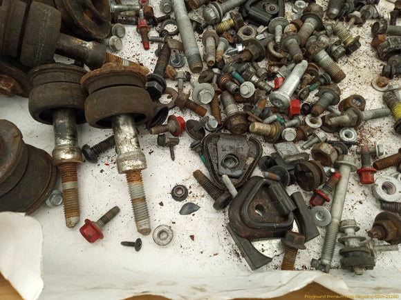 Hummer H3 Dismantling Hardware Fasteners Bolts & Nuts