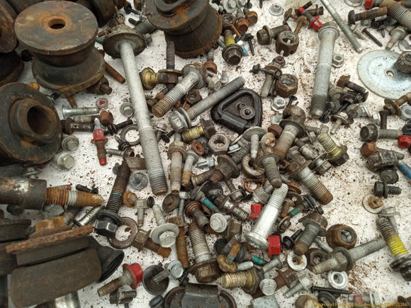 Hummer H3 Dismantling Hardware Fasteners Bolts & Nuts