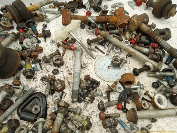 Hummer H3 Dismantling Hardware Fasteners Bolts & Nuts