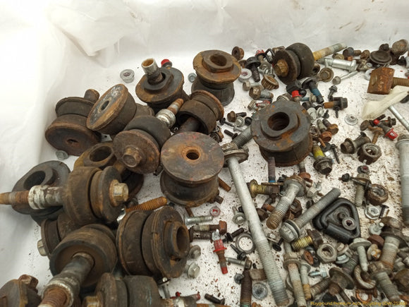 Hummer H3 Dismantling Hardware Fasteners Bolts & Nuts