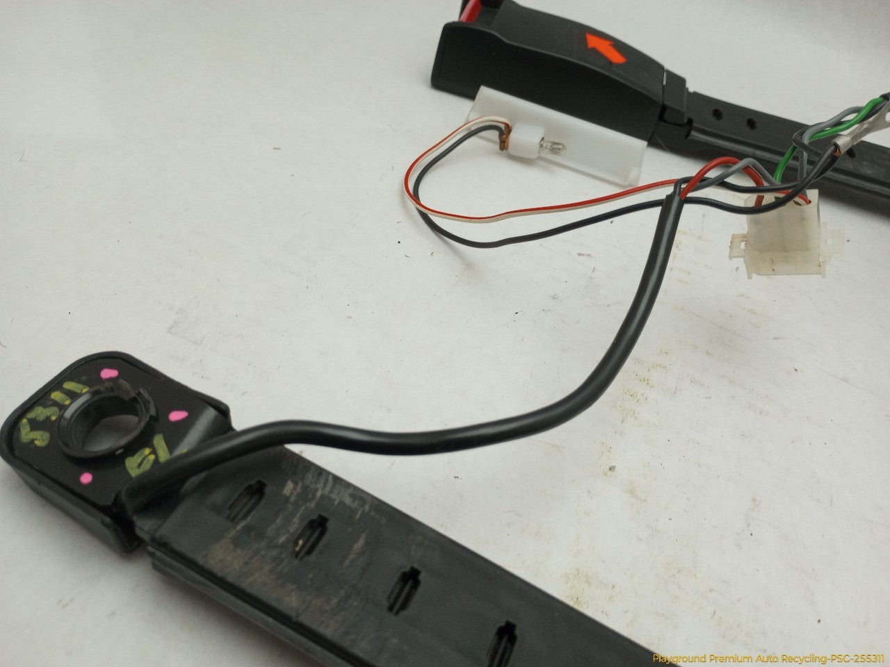 Volvo 240 Pair Of Front Seat Belt Buckles