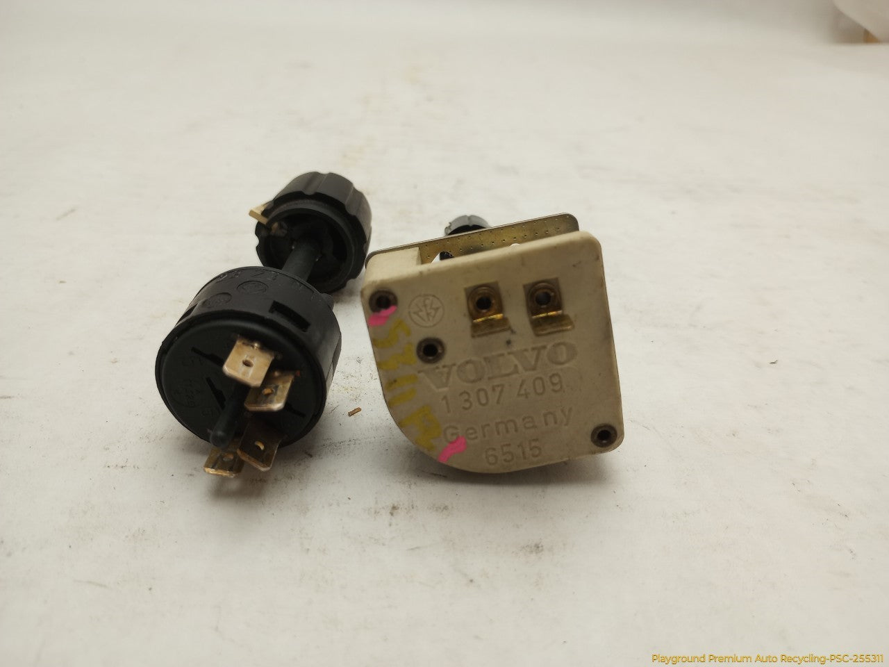 Volvo 240 Pair Of Dimmer & Headlamp Control Switches - 0