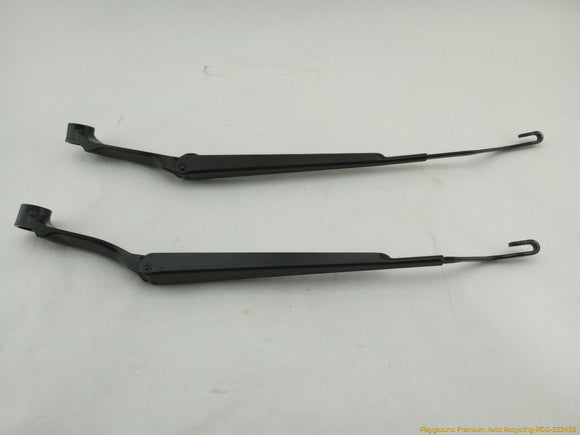 Lexus IS300 Pair Of Windshield Wiper Arms