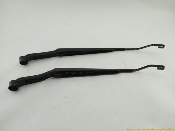 Lexus IS300 Pair Of Windshield Wiper Arms