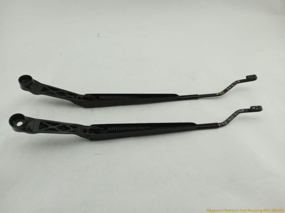 Lexus IS300 Pair Of Windshield Wiper Arms