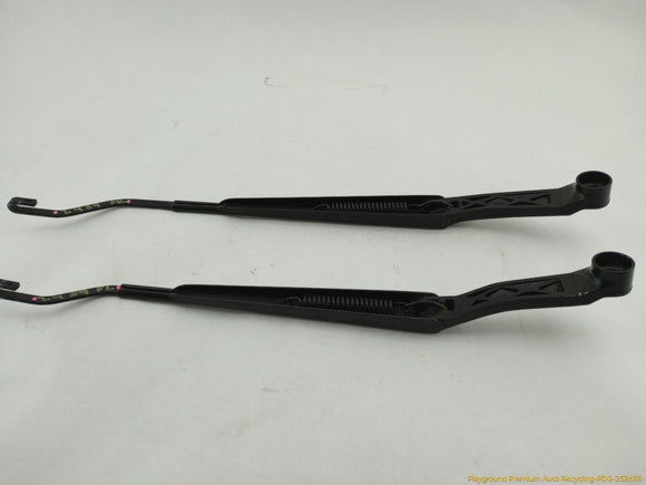 Lexus IS300 Pair Of Windshield Wiper Arms