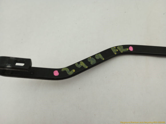 Lexus IS300 Pair Of Windshield Wiper Arms