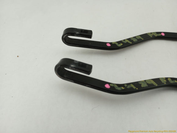 Lexus IS300 Pair Of Windshield Wiper Arms