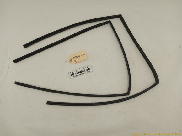 Lexus IS300 Pair Of Rear Window Molding Trim