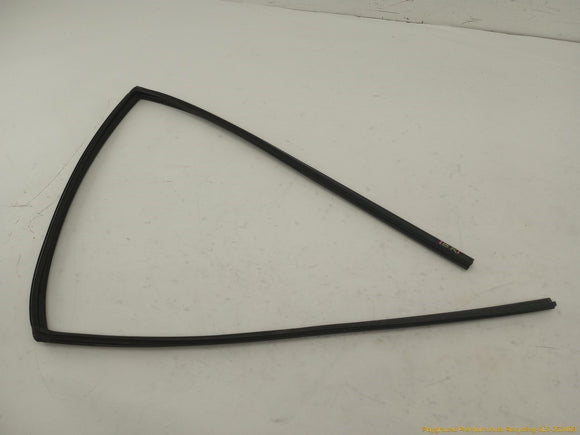 Lexus IS300 Pair Of Rear Window Molding Trim
