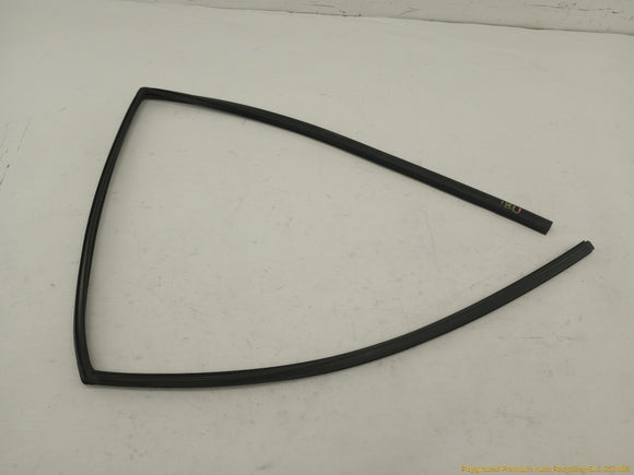 Lexus IS300 Pair Of Rear Window Molding Trim