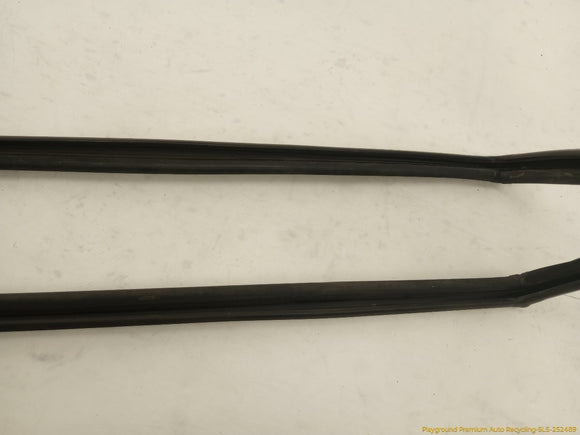 Lexus IS300 Pair Of Rear Window Molding Trim
