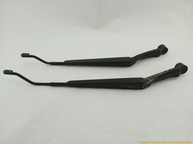 Lexus IS300 Pair Of Windshield Wiper Arms - 0