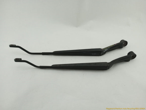 Lexus IS300 Pair Of Windshield Wiper Arms