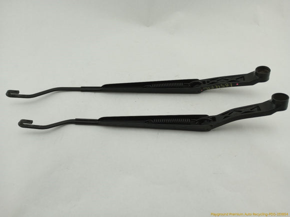 Lexus IS300 Pair Of Windshield Wiper Arms