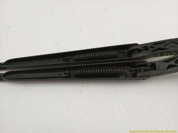Lexus IS300 Pair Of Windshield Wiper Arms