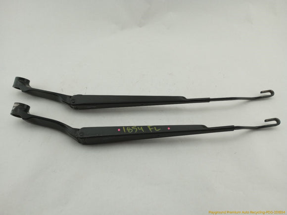 Lexus IS300 Pair Of Windshield Wiper Arms