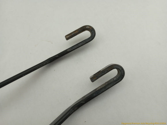 Lexus IS300 Pair Of Windshield Wiper Arms