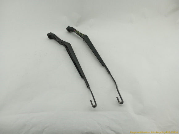 Lexus IS300 Pair Of Windshield Wiper Arms