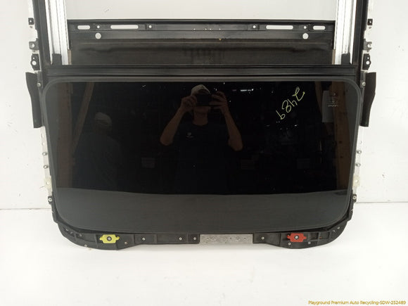 Lexus IS300 Sunroof Assembly