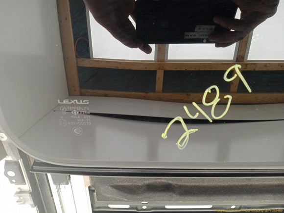 Lexus IS300 Sunroof Assembly
